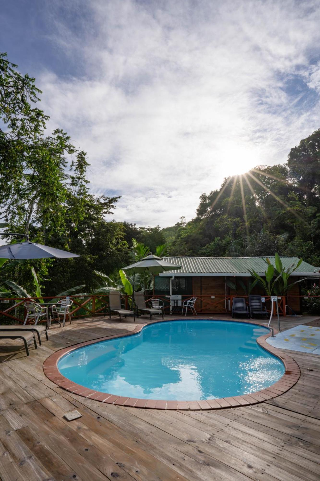 Pirate Cove Hotel Drakes Bay Екстериор снимка