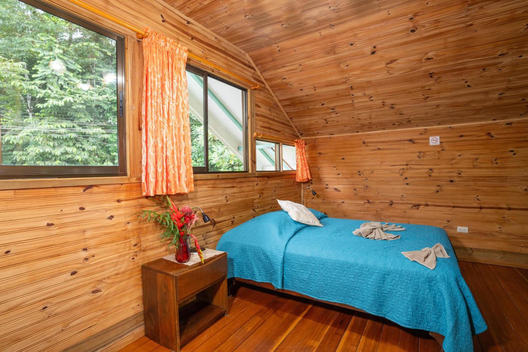 Pirate Cove Hotel Drakes Bay Екстериор снимка