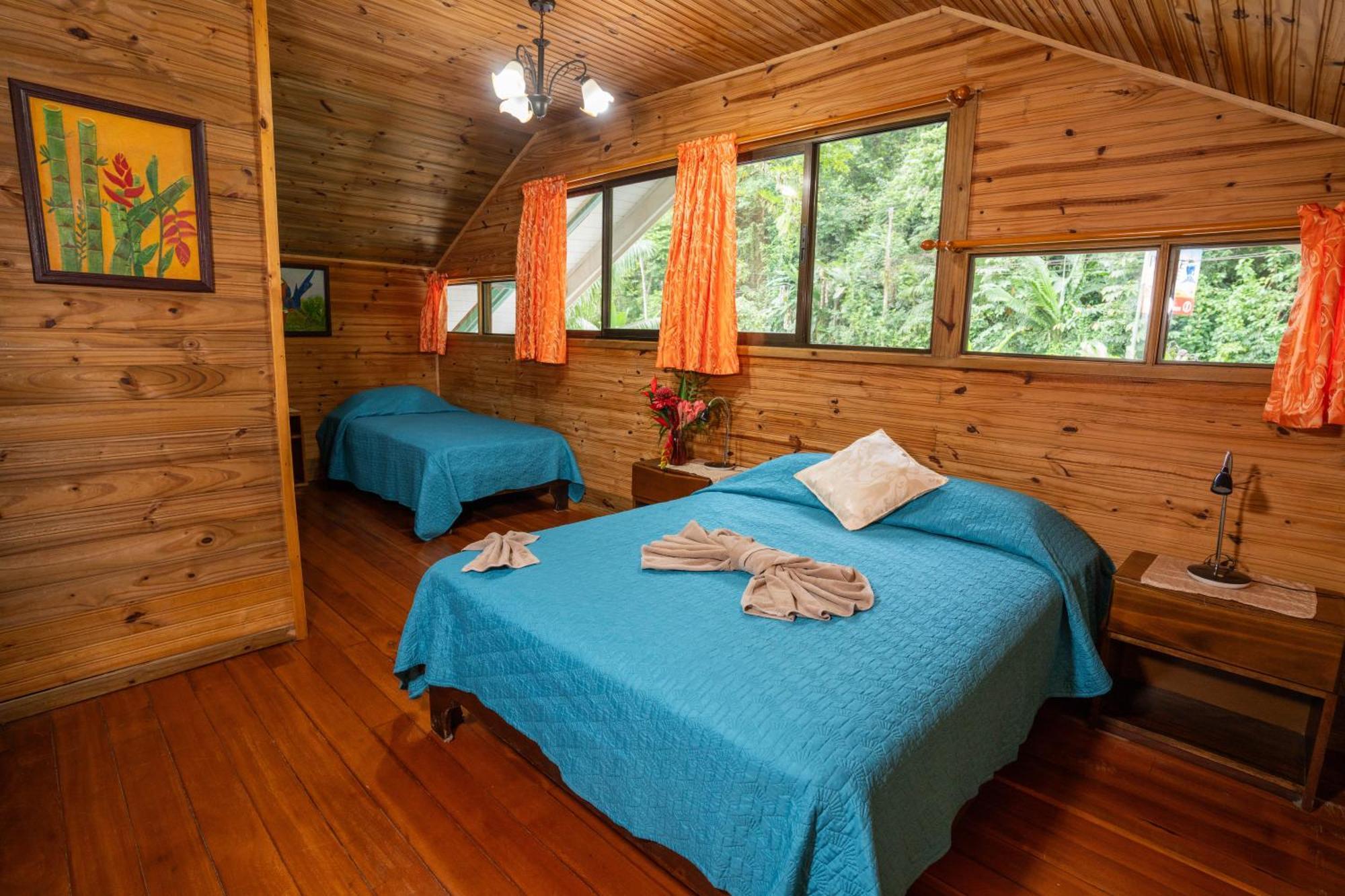 Pirate Cove Hotel Drakes Bay Екстериор снимка