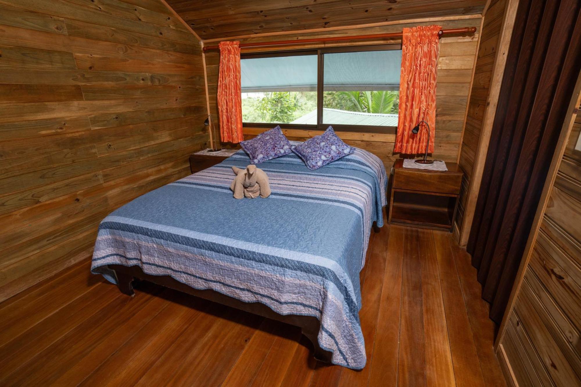 Pirate Cove Hotel Drakes Bay Екстериор снимка