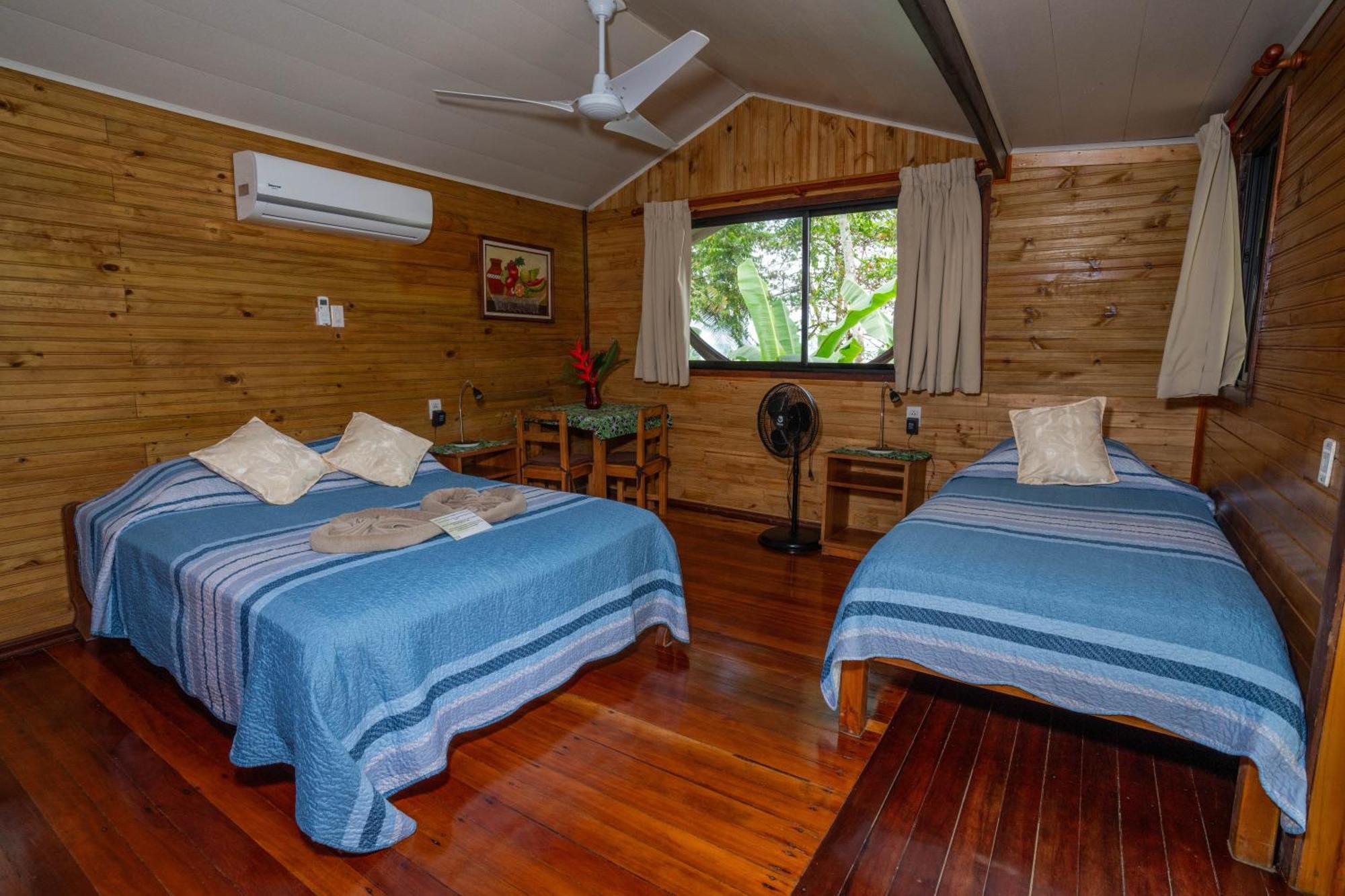 Pirate Cove Hotel Drakes Bay Екстериор снимка