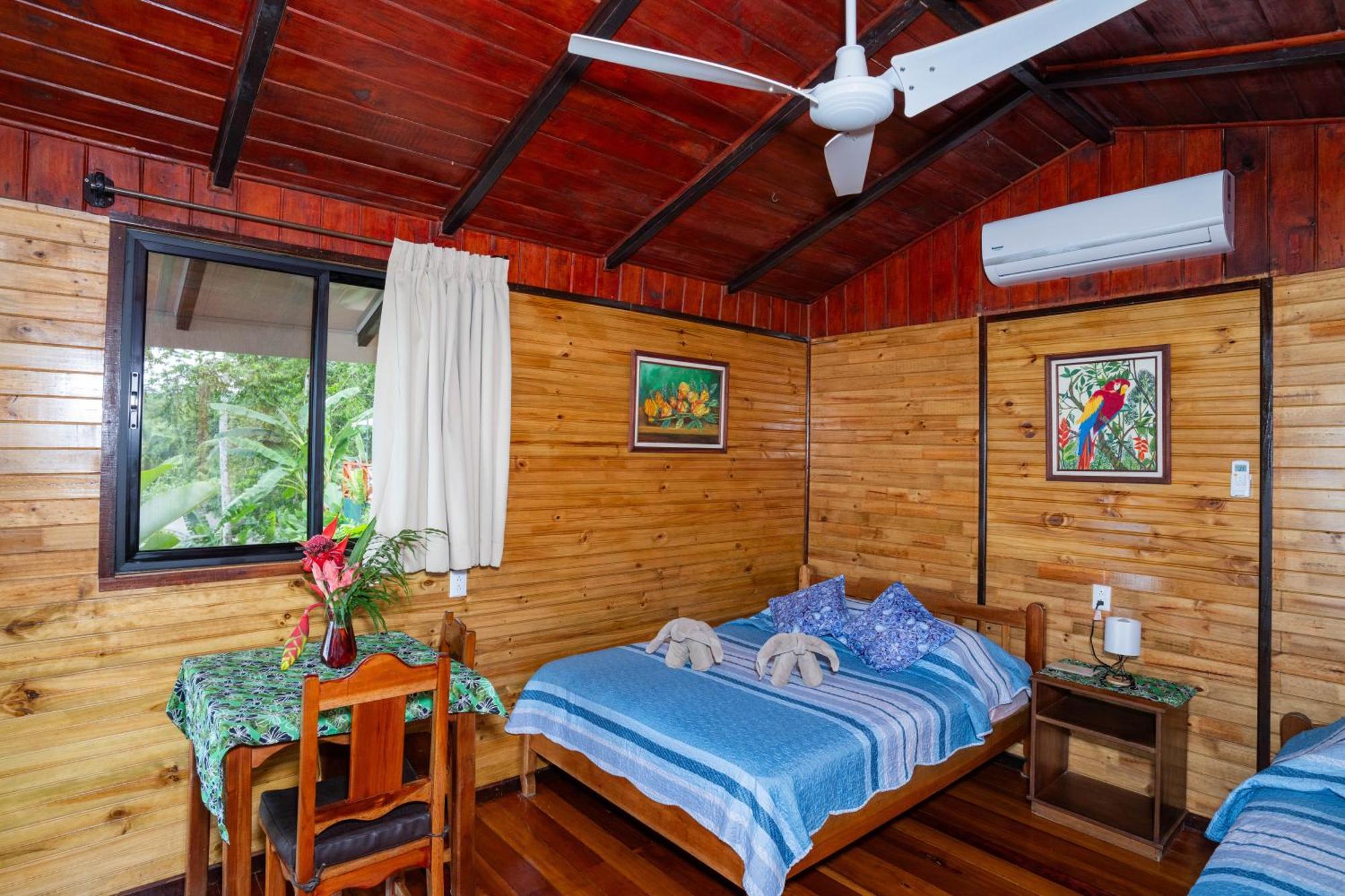 Pirate Cove Hotel Drakes Bay Екстериор снимка