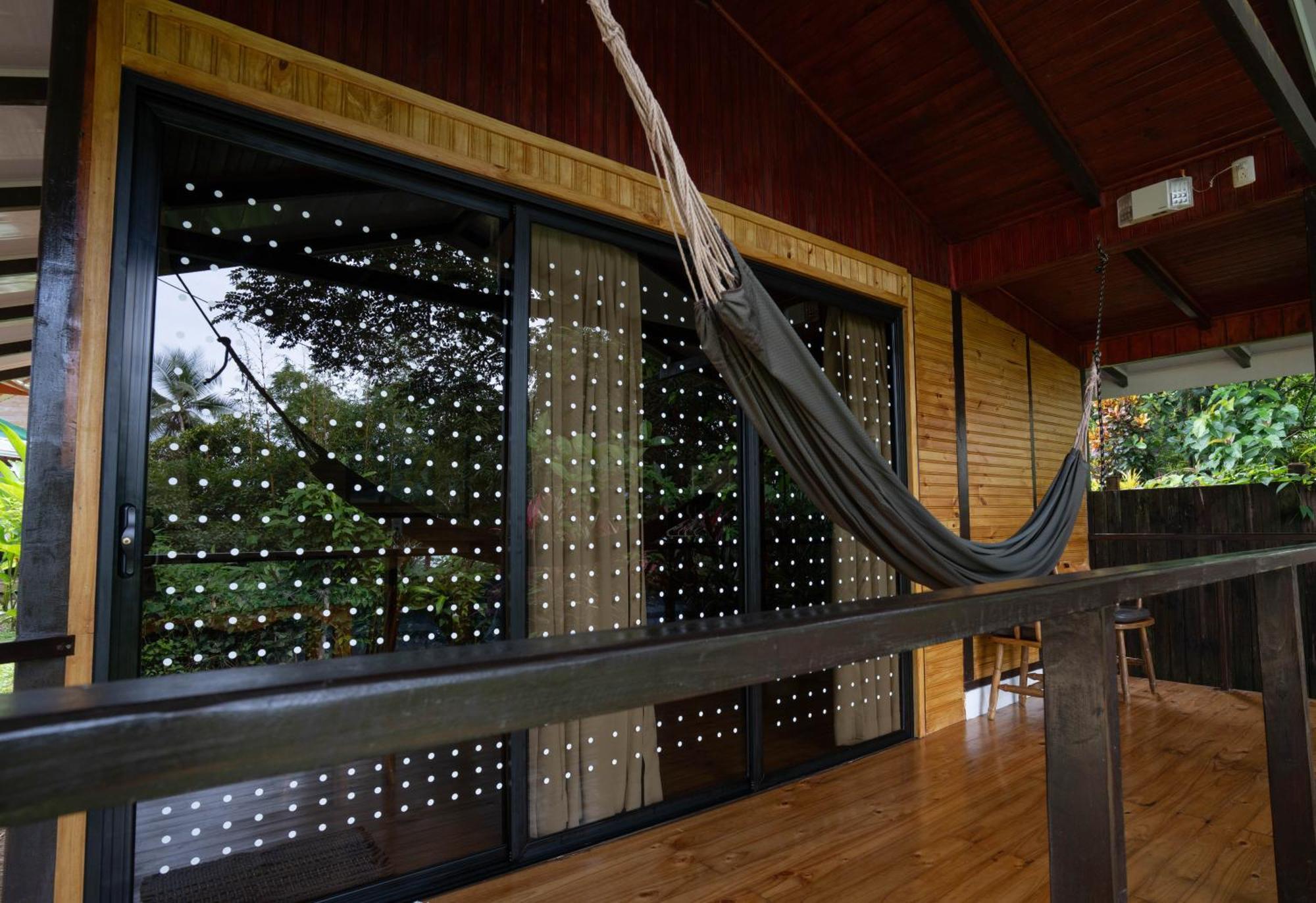 Pirate Cove Hotel Drakes Bay Екстериор снимка