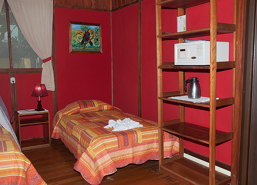 Pirate Cove Hotel Drakes Bay Екстериор снимка