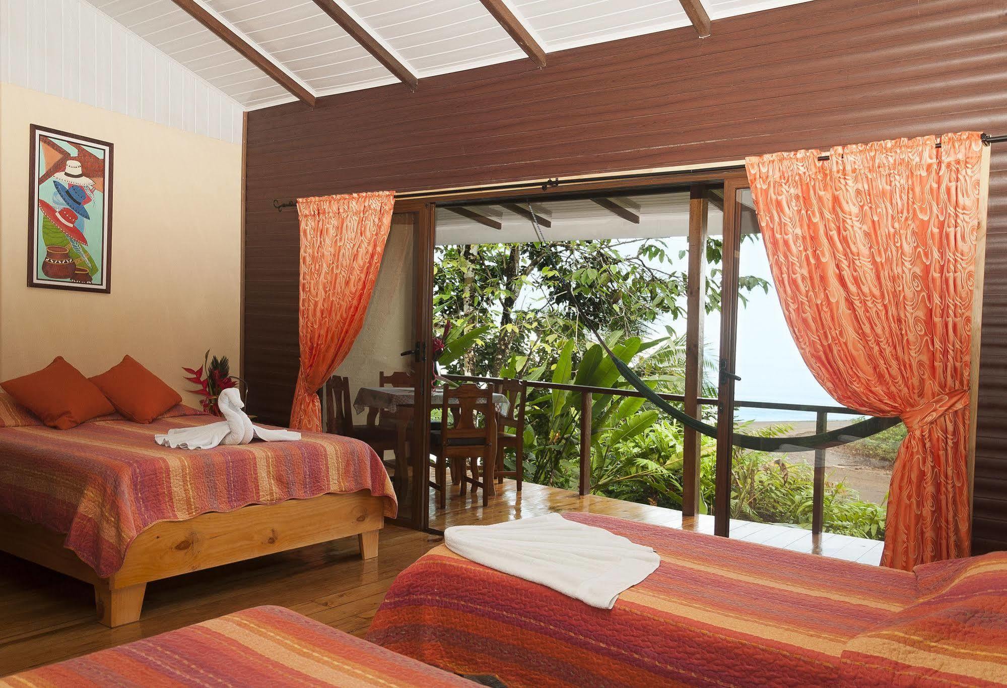 Pirate Cove Hotel Drakes Bay Екстериор снимка