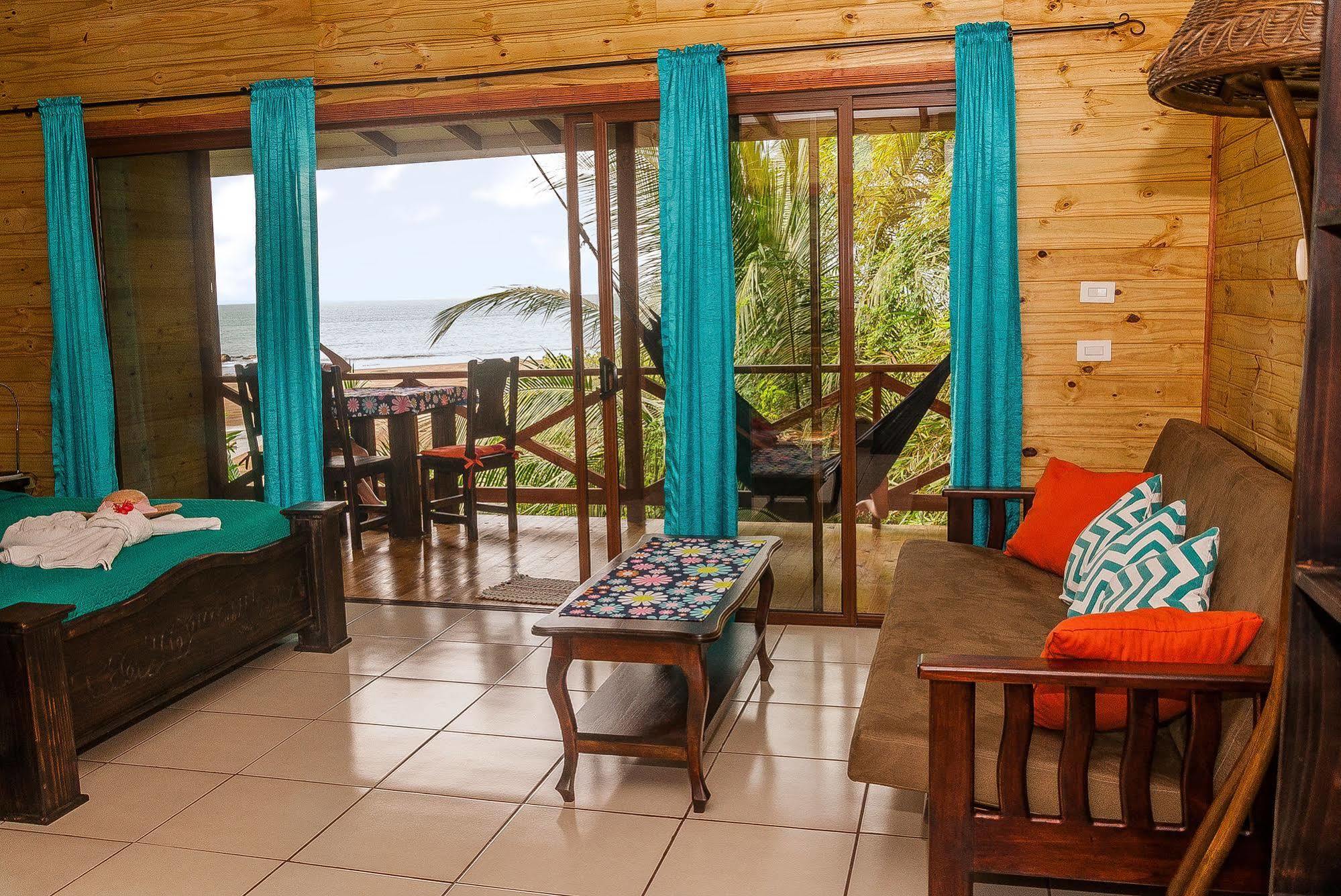 Pirate Cove Hotel Drakes Bay Екстериор снимка