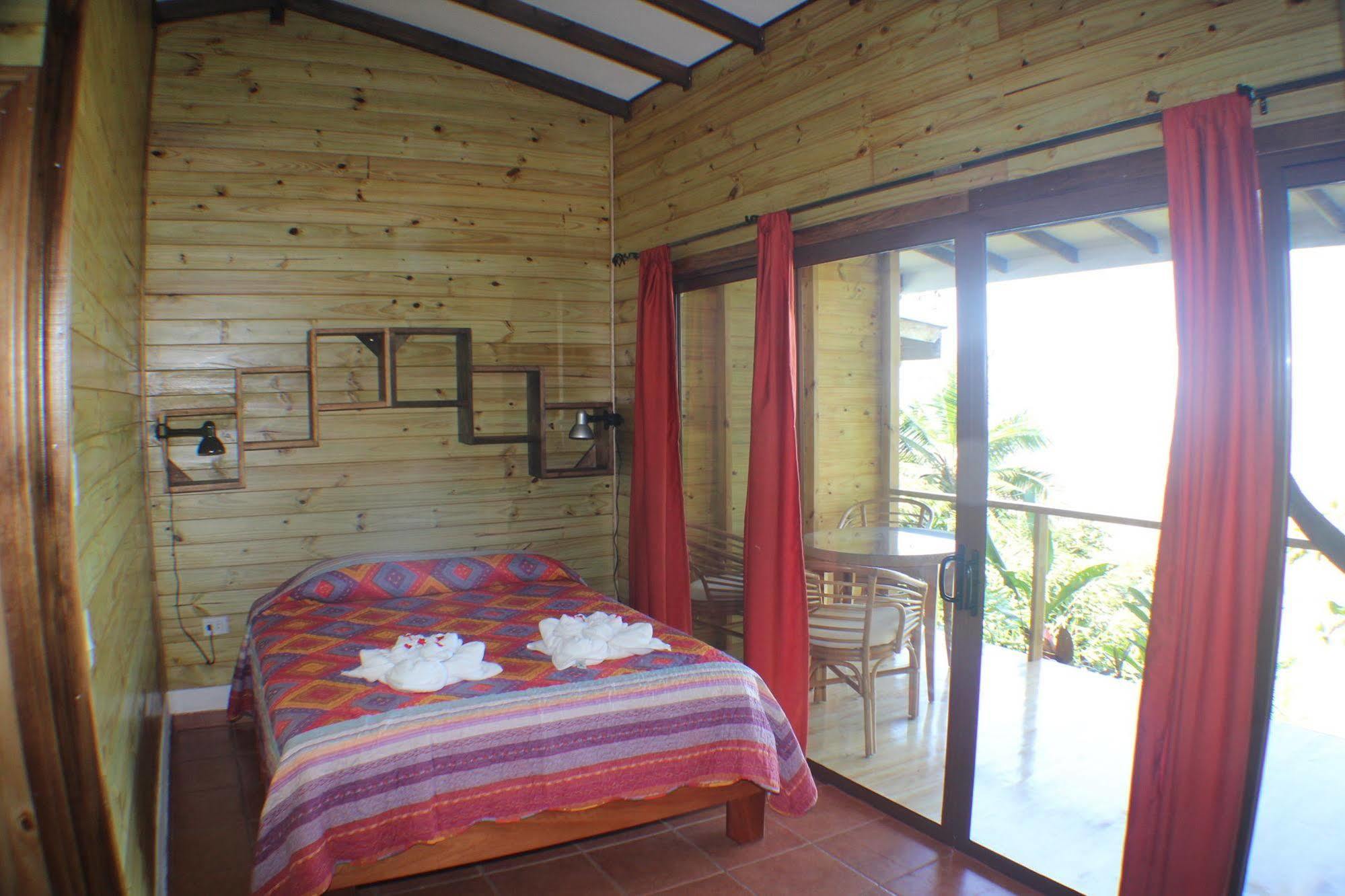 Pirate Cove Hotel Drakes Bay Екстериор снимка