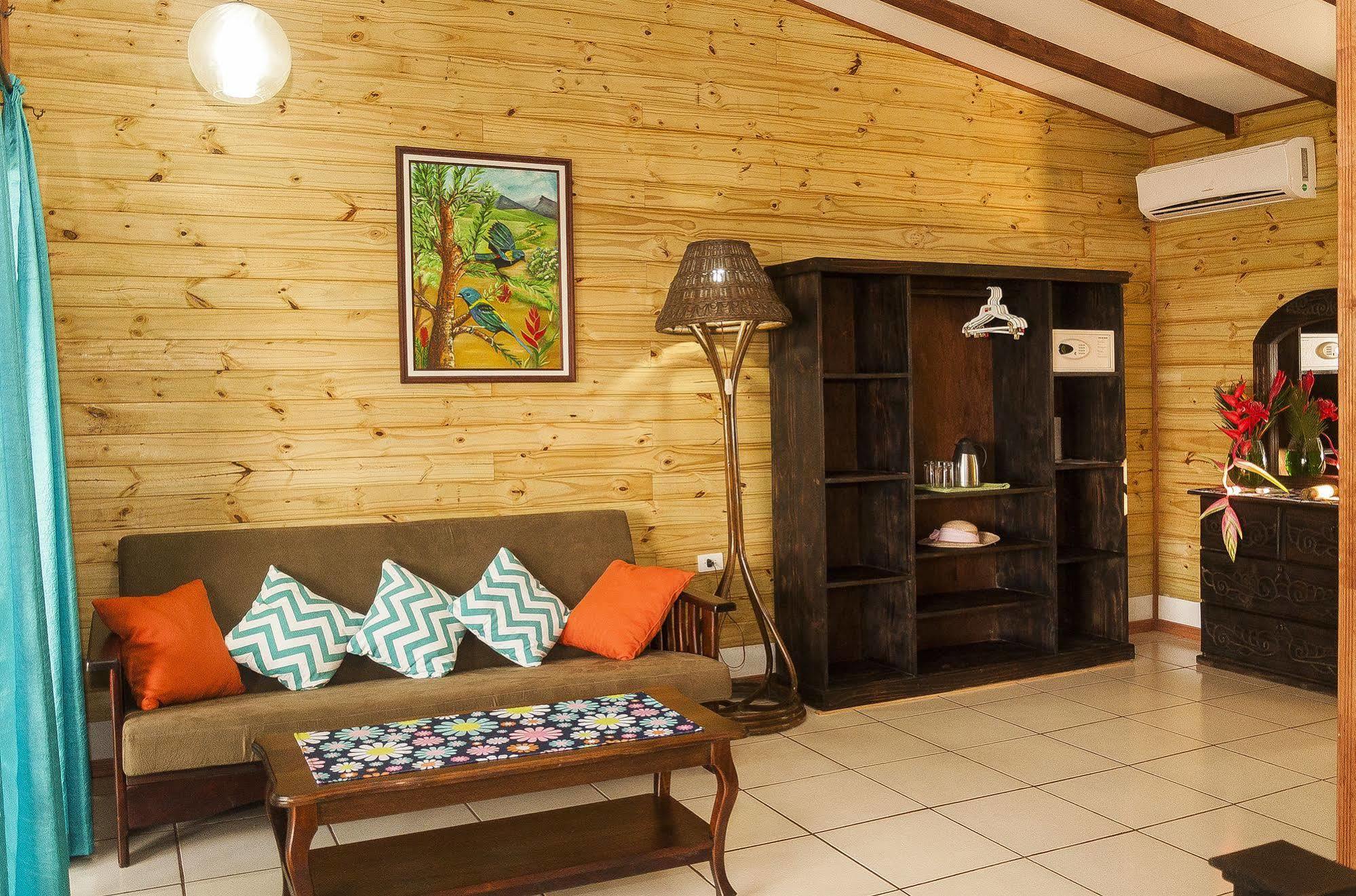 Pirate Cove Hotel Drakes Bay Екстериор снимка
